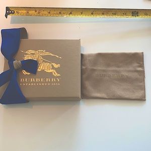 Burberry box with pouch